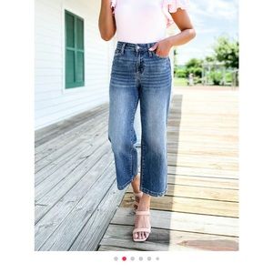 Just blue look at me now high rise vintage wash wide leg crop size 9/29